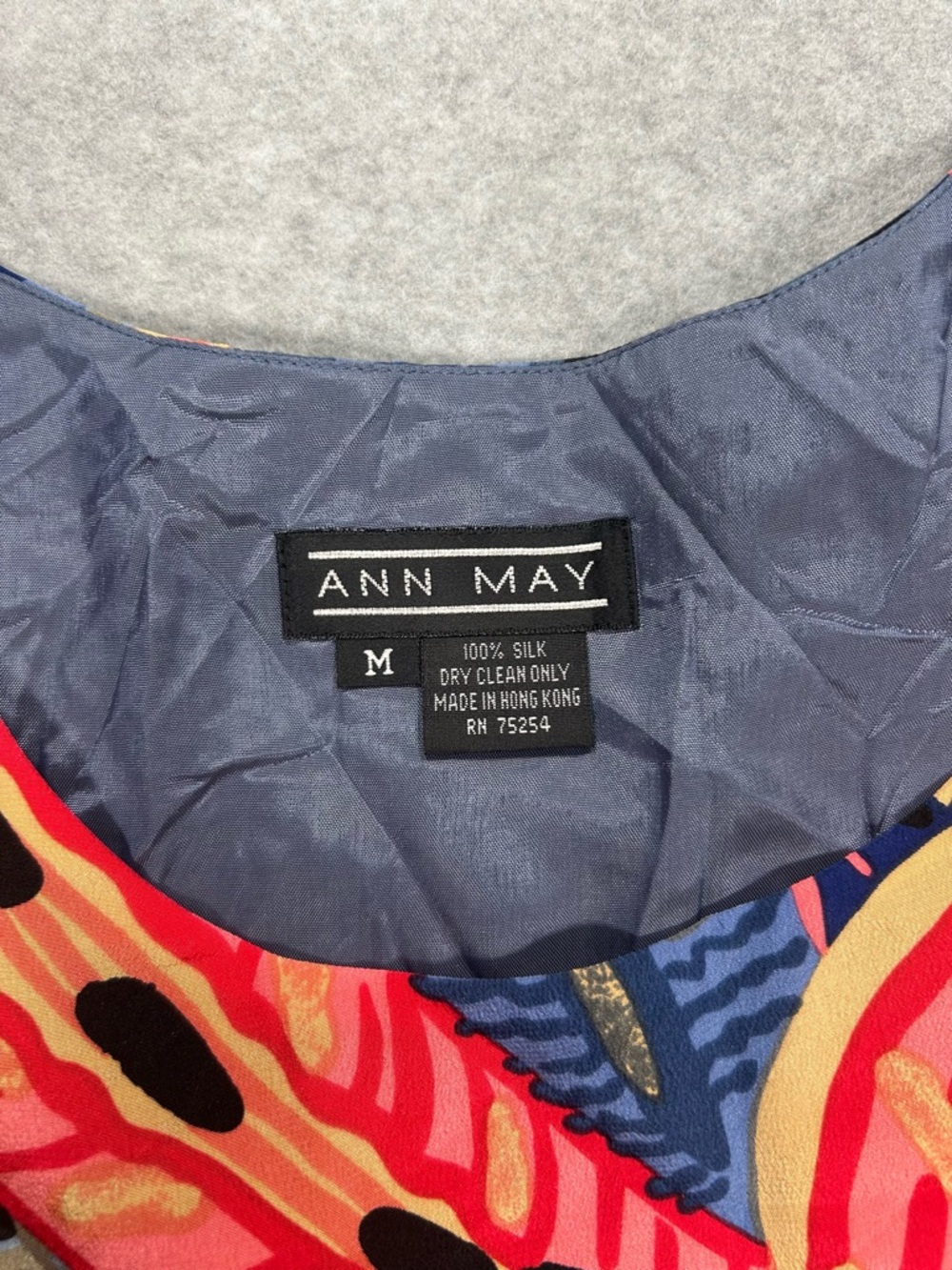 Ann May 💯 silk Vibrant Navy Floral-Print Tank Top - Picture 4 of 7